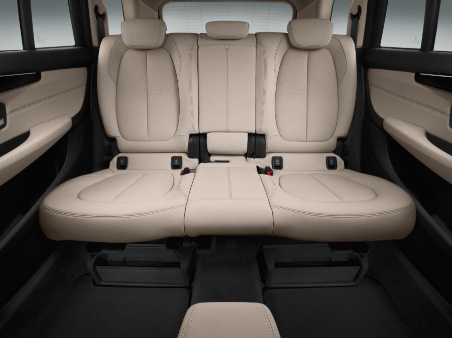 Интерьер BMW 220d xDrive Gran Tourer Luxury Line 2015 года  (фото 23 из 32)